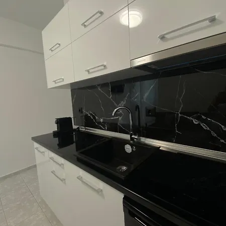 Uka نيا إيراكليا