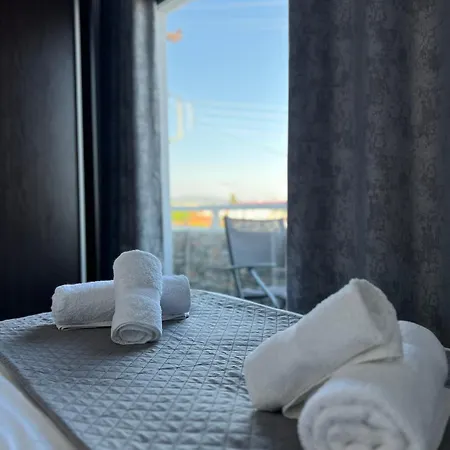 Uka شقة نيا إيراكليا